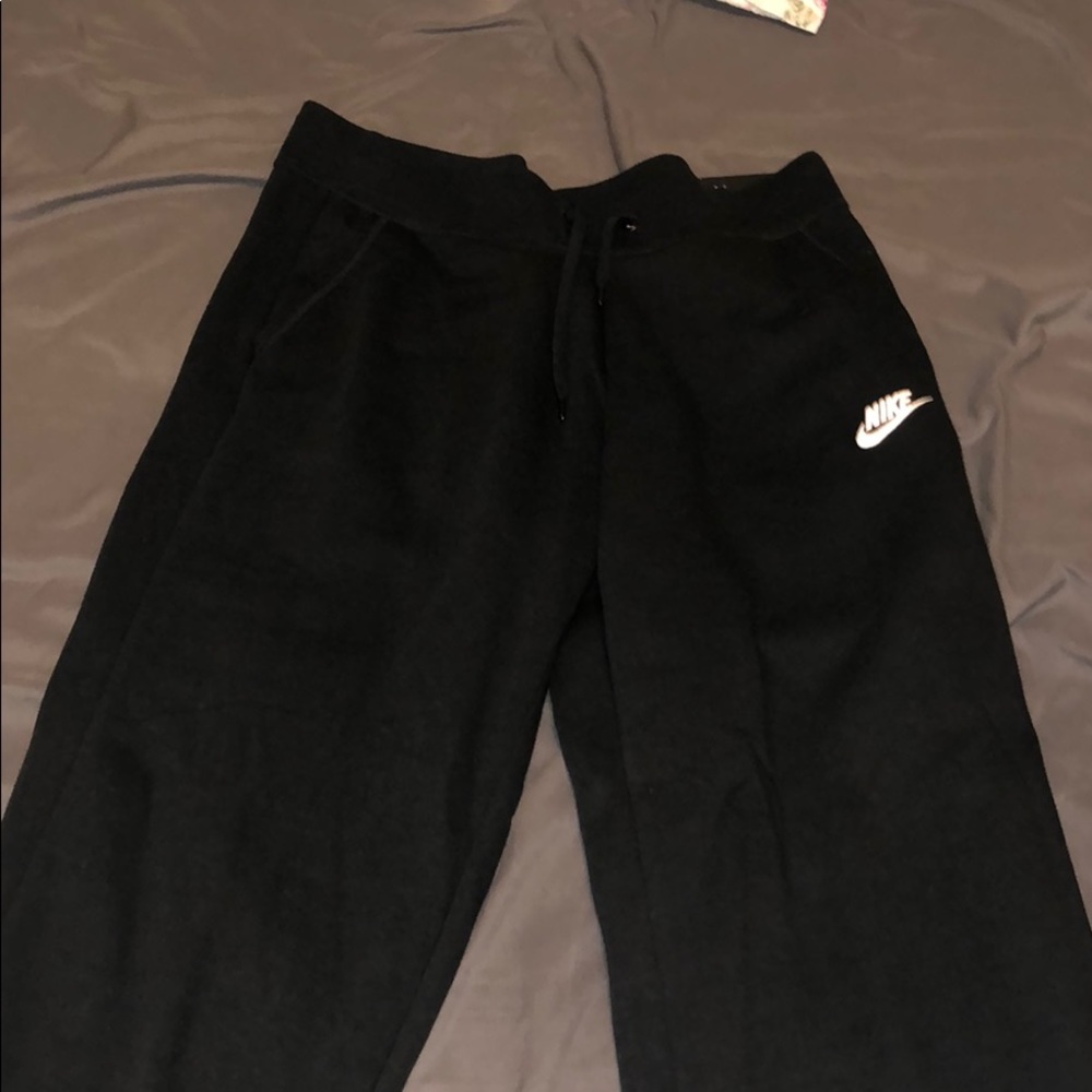 Nike loose fitting sweatpants